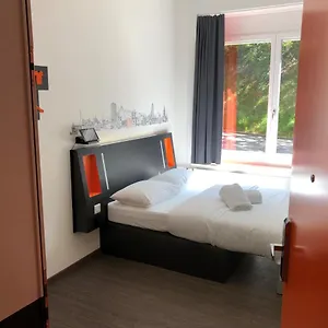Easyhotel West Hotell